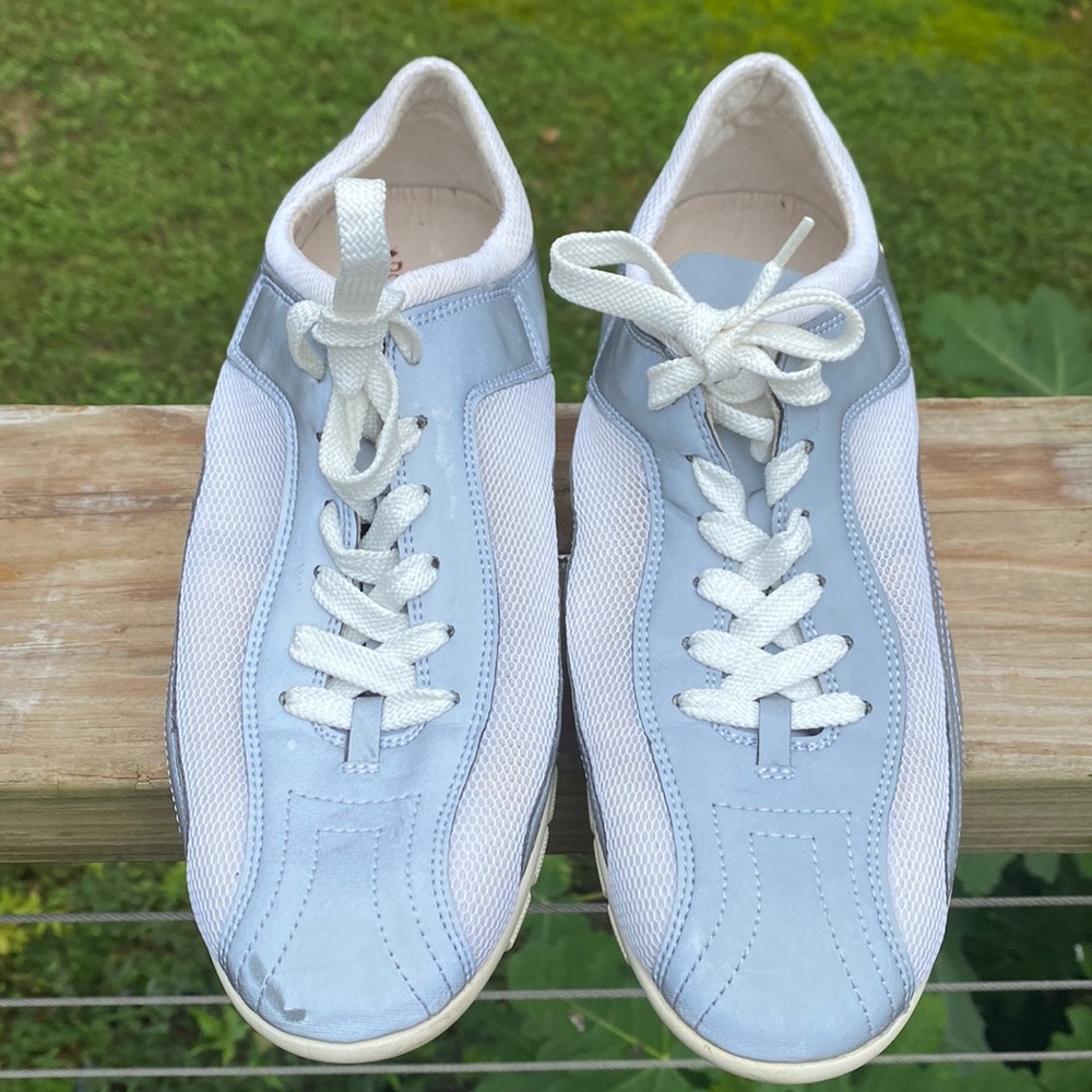 Donald J Pliner Sport Travel Sneaker White & Grey 8M